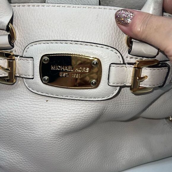 Michael Kors Hamilton Tote, Ivory Pebbled Leather - Picture 3 of 16